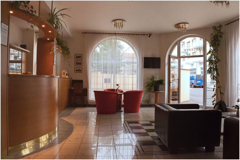 Attic Hotel Praga Exterior foto