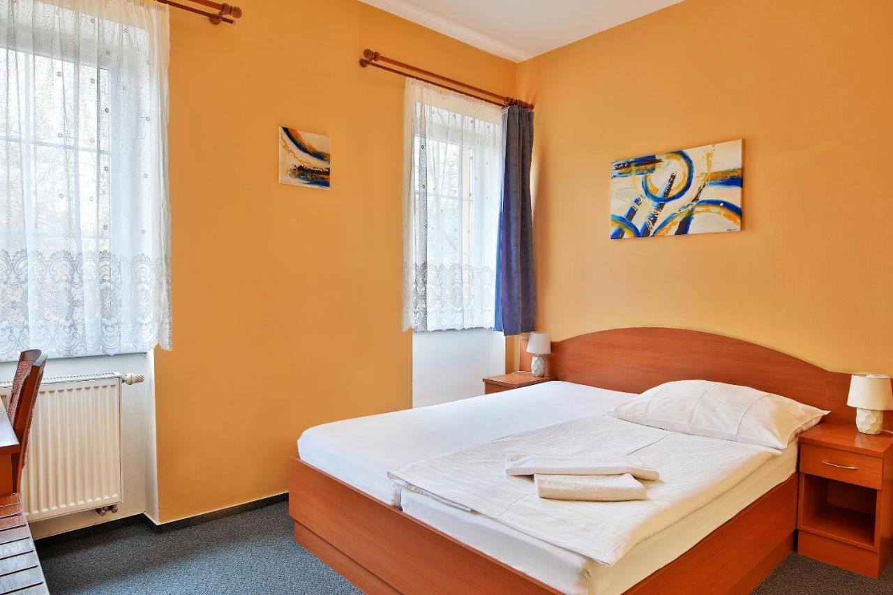 Attic Hotel Praga Exterior foto